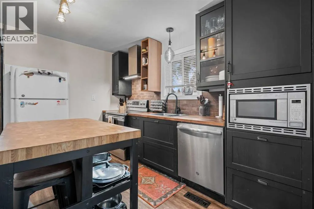 210 royalties Crescent