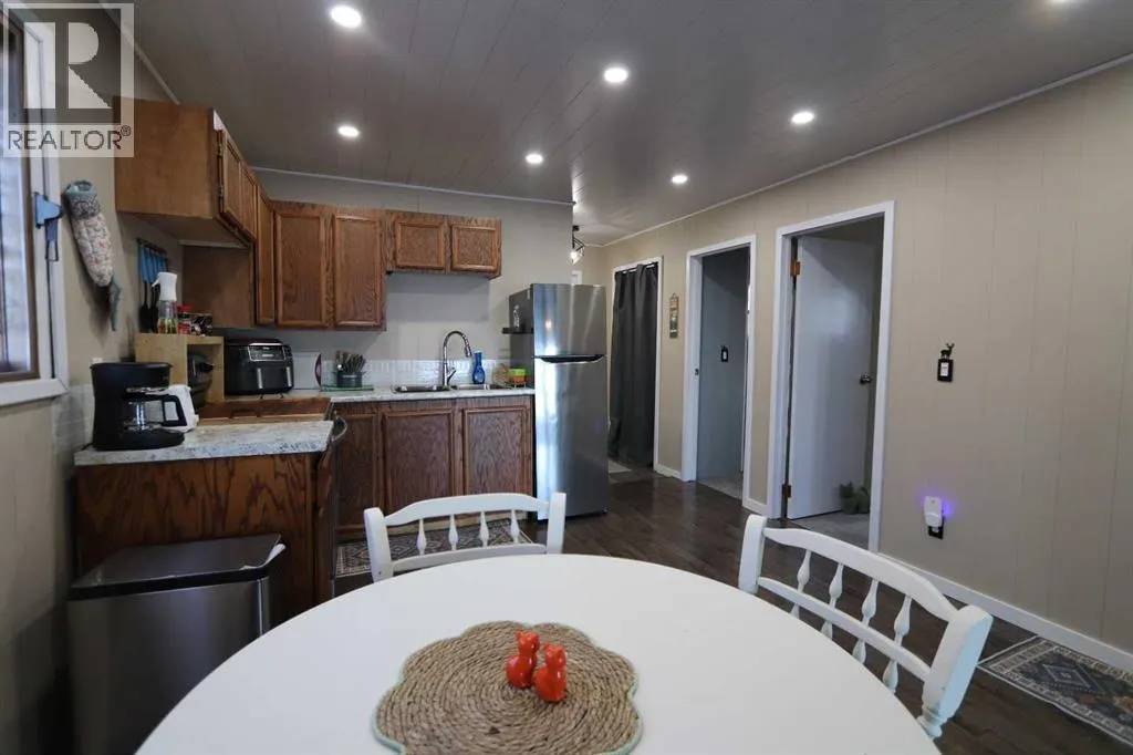 43 Lakeshore Drive