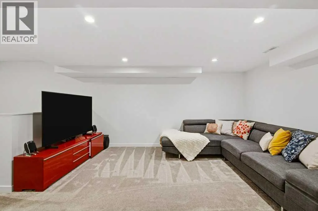 93 Downey Road