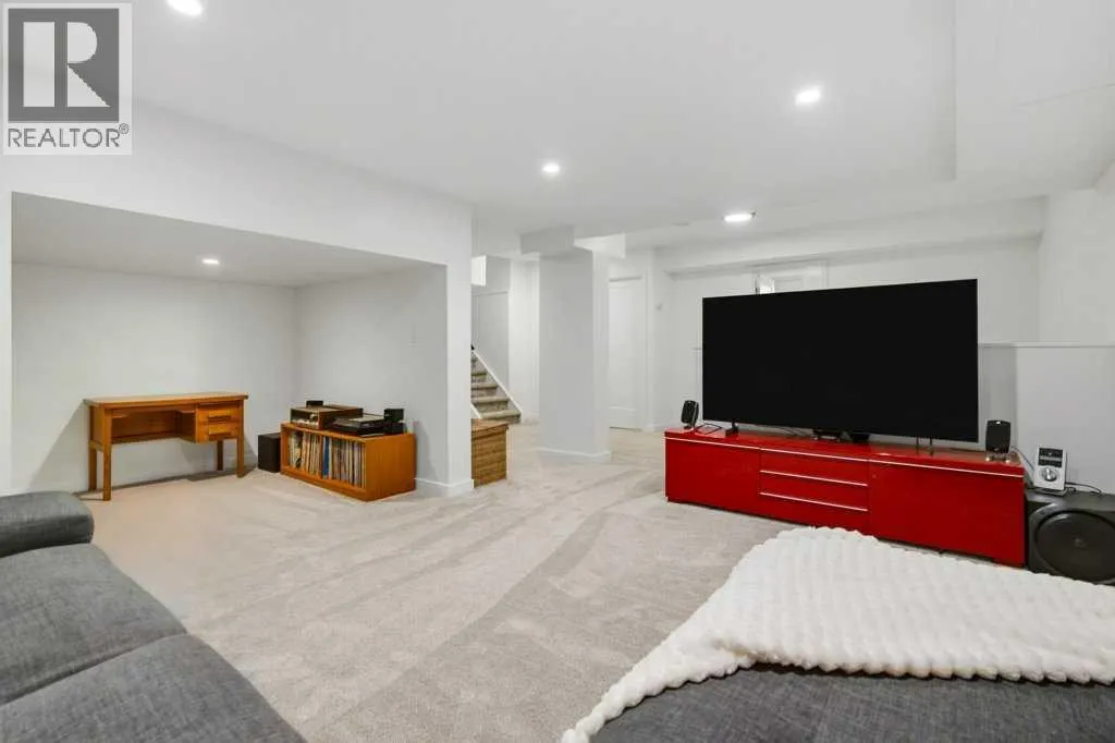 93 Downey Road