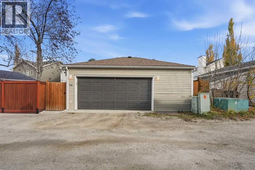 60 Hidden Green NW