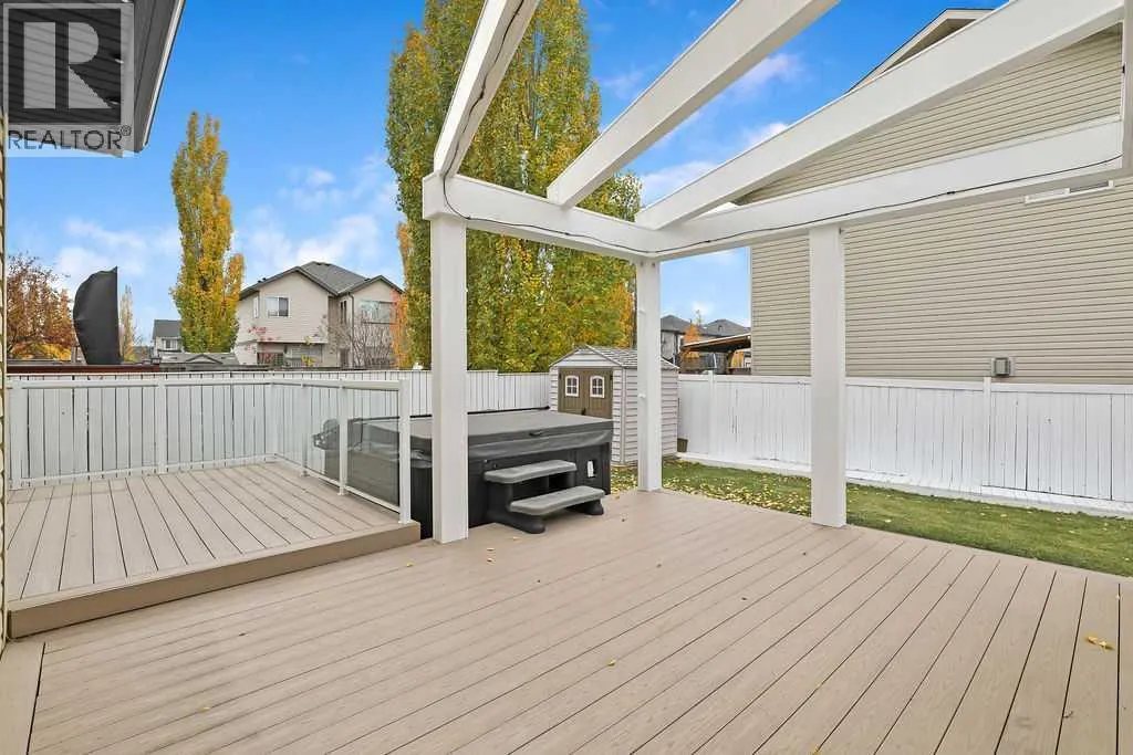 195 Cranwell Crescent SE
