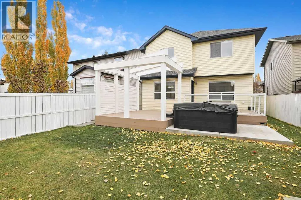 195 Cranwell Crescent SE