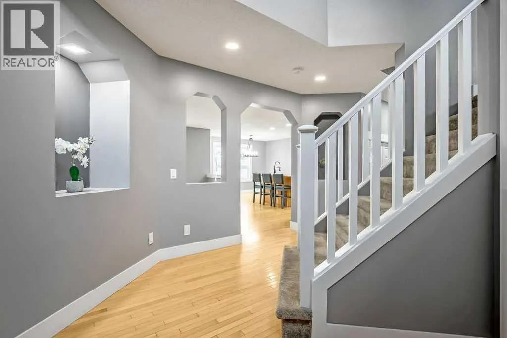 195 Cranwell Crescent SE