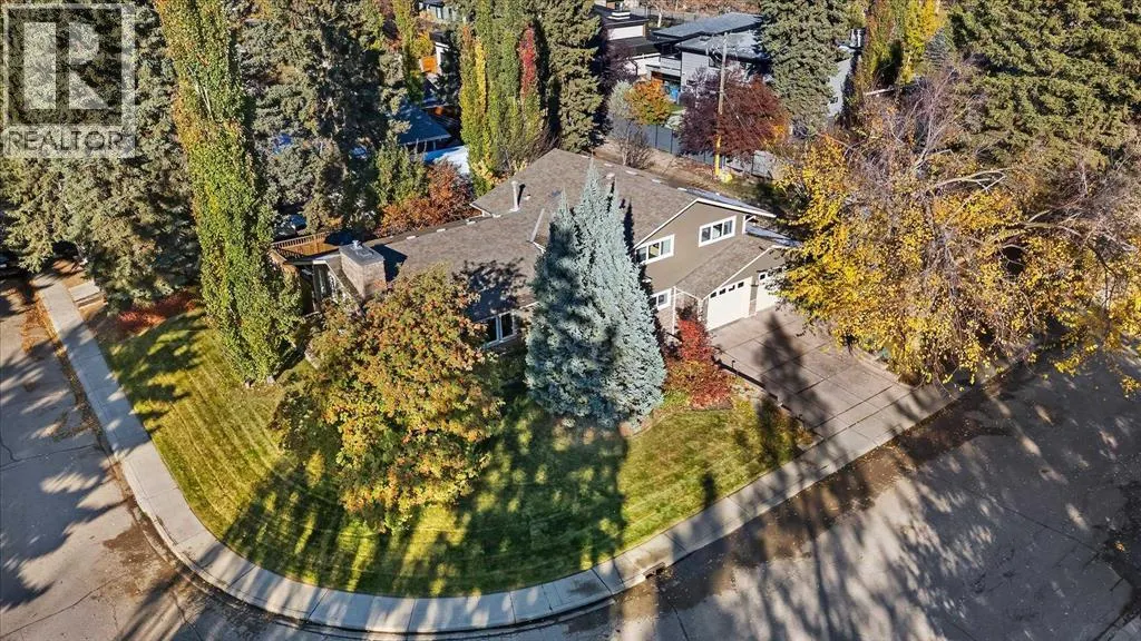 6526 Laurentian Way SW