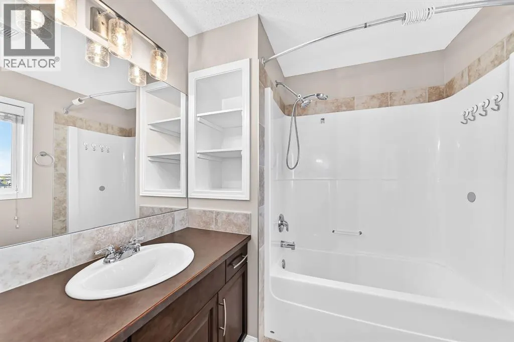 83 Kincora Heath NW