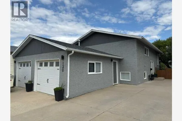 130 Chippewa Crescent W