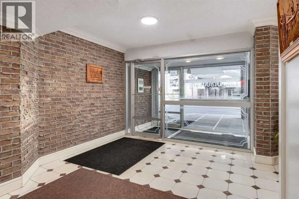 1402, 201 Braeglen Close SW