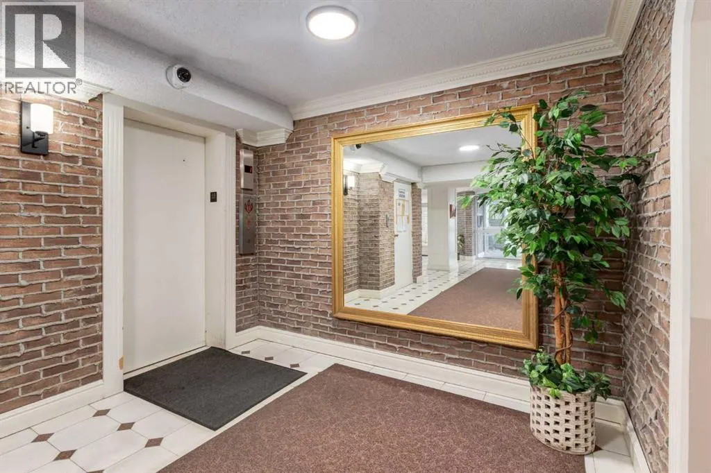 1402, 201 Braeglen Close SW