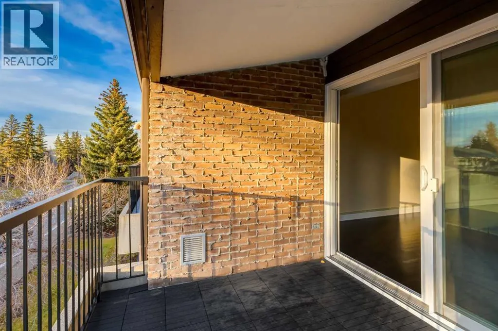 1402, 201 Braeglen Close SW