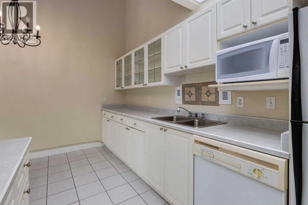 1402, 201 Braeglen Close SW