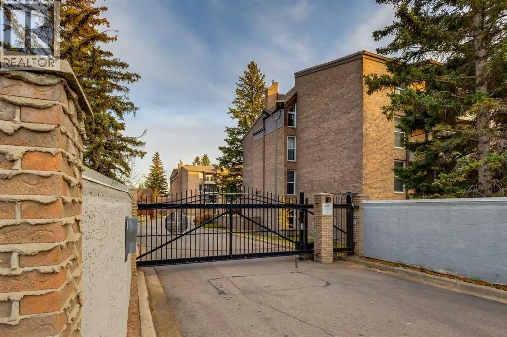 1402, 201 Braeglen Close SW