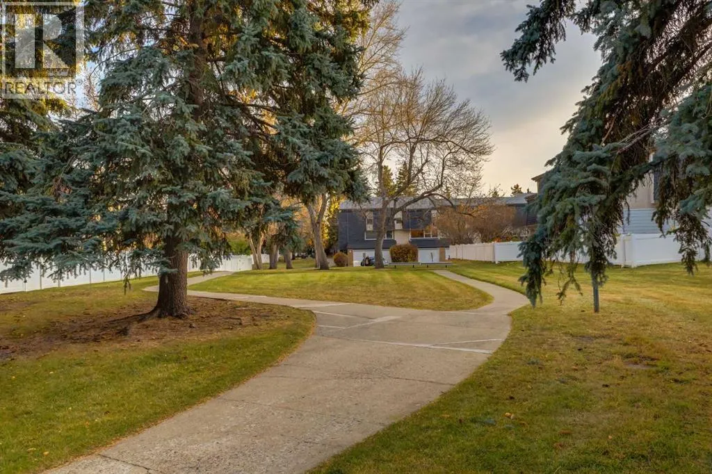 1402, 201 Braeglen Close SW