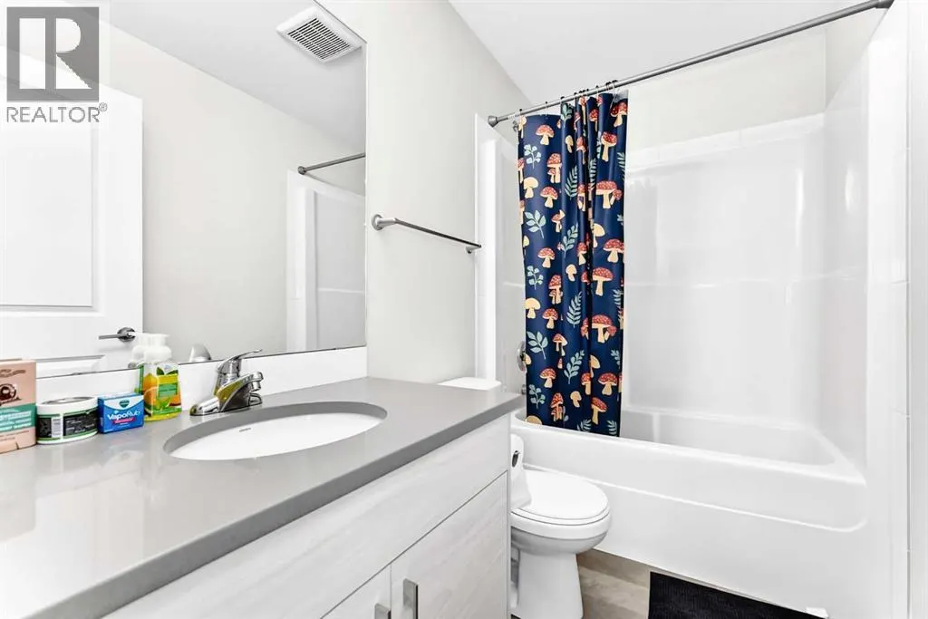 4, 69 Aquitania Circle W