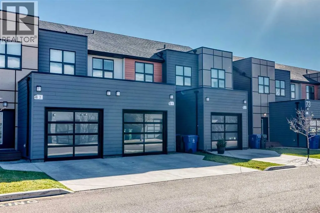 4, 69 Aquitania Circle W