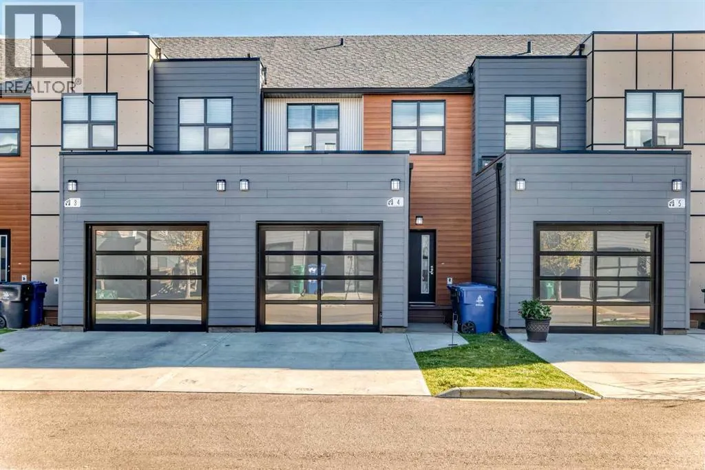 4, 69 Aquitania Circle W