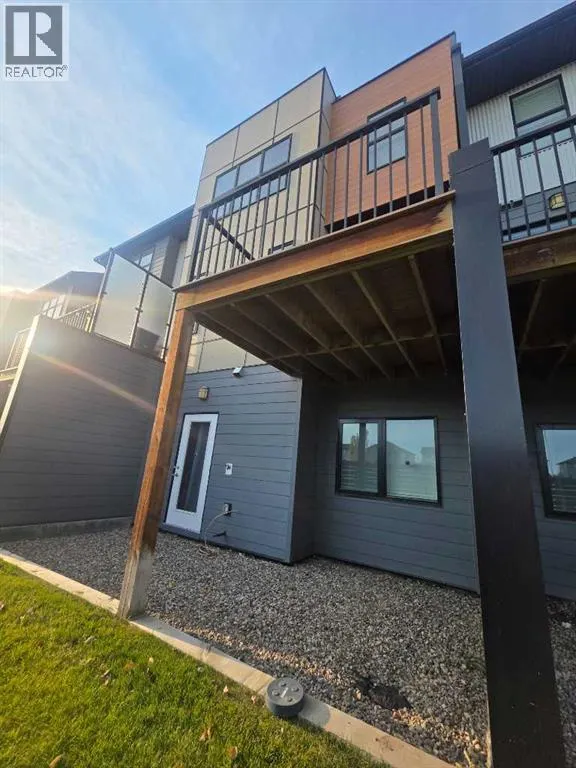 4, 69 Aquitania Circle W