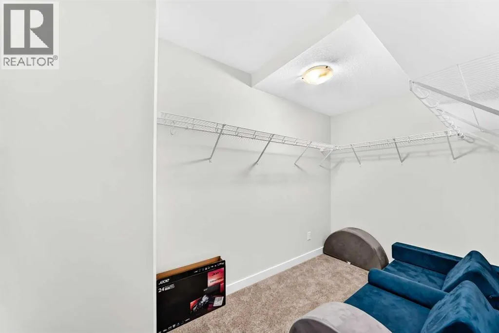 4, 69 Aquitania Circle W