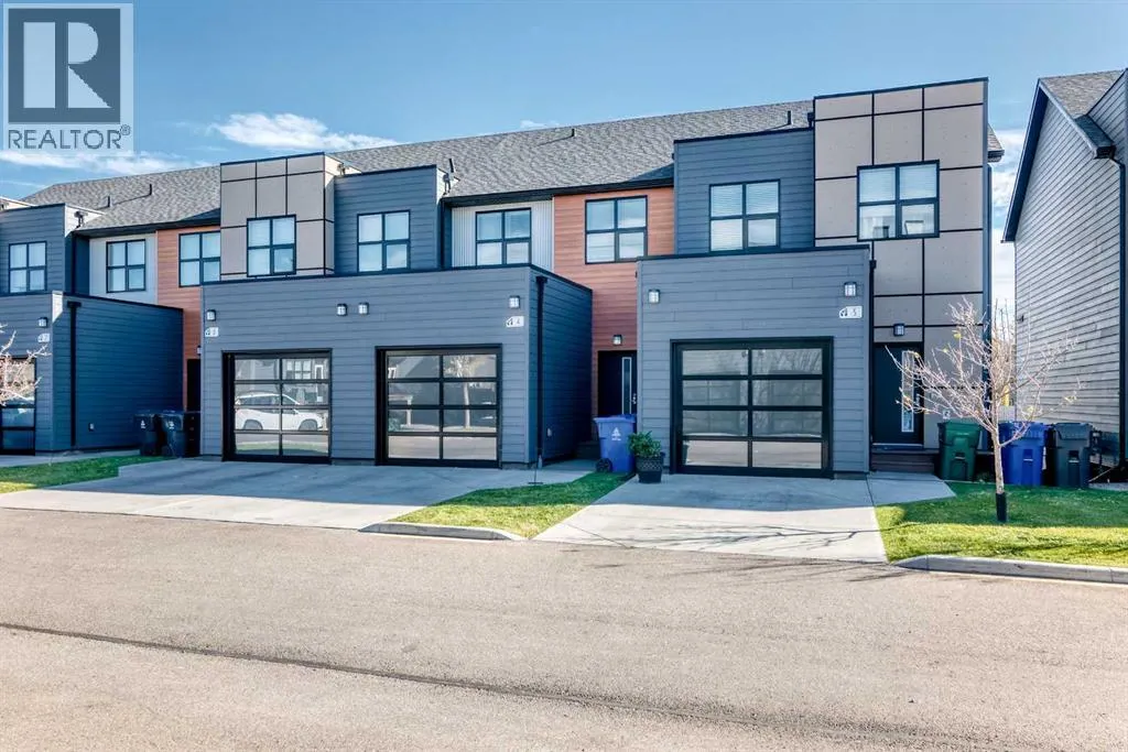 4, 69 Aquitania Circle W