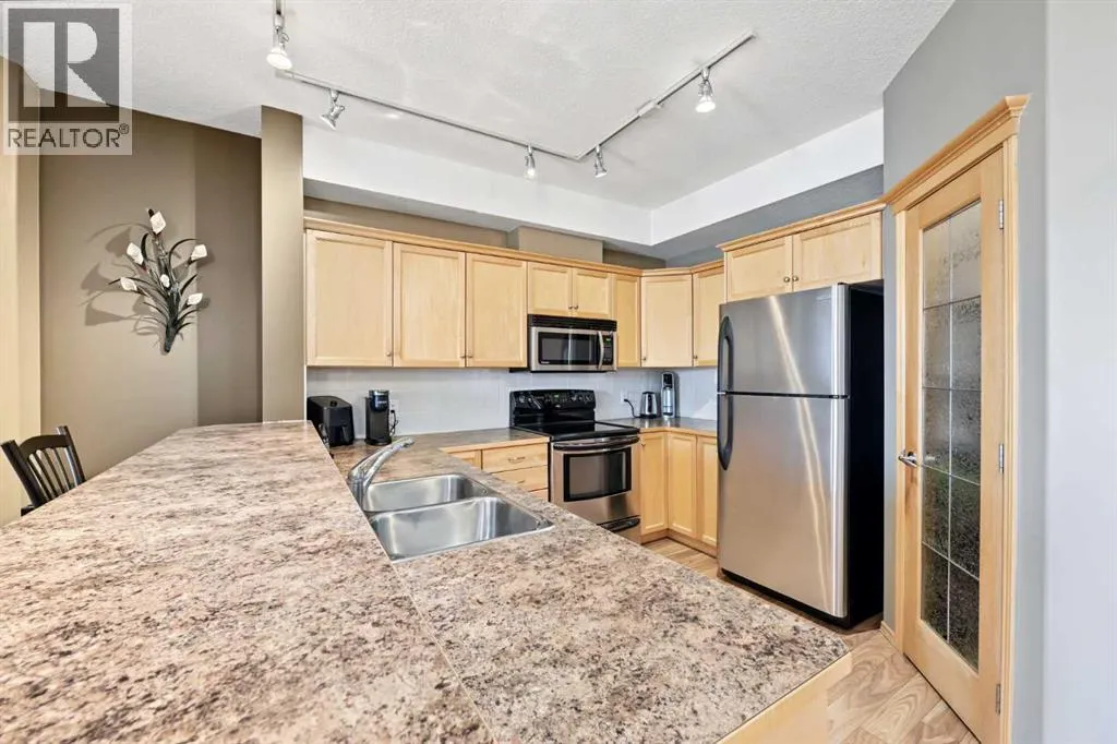 330, 15 Everstone Drive SW