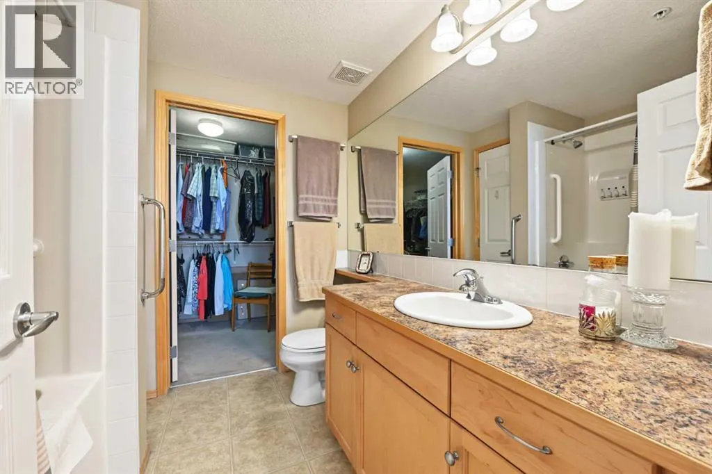 330, 15 Everstone Drive SW