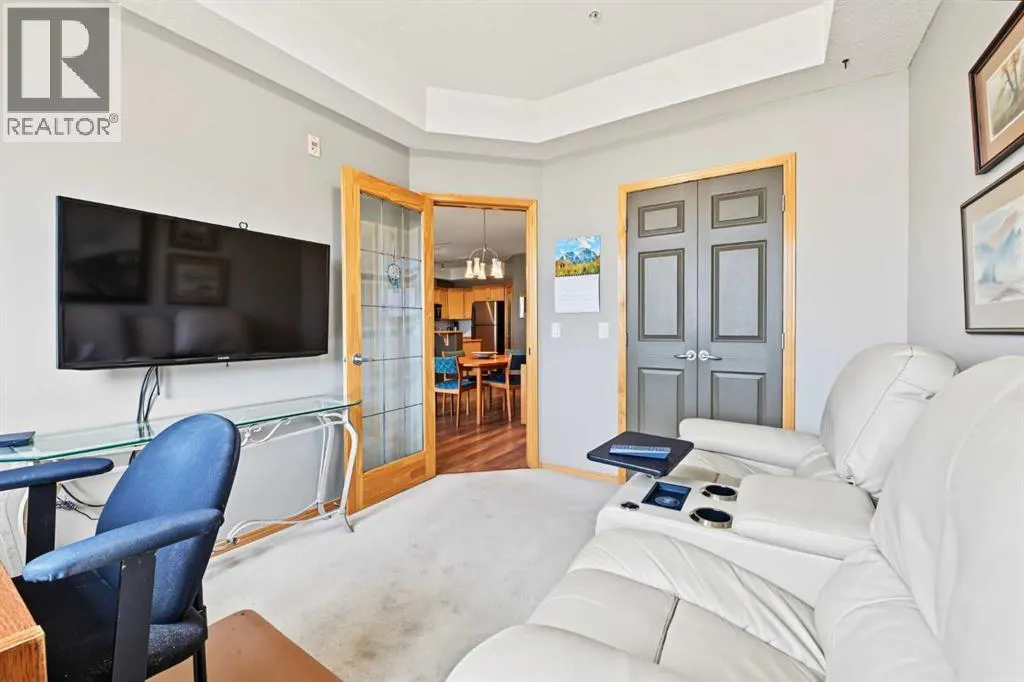 330, 15 Everstone Drive SW