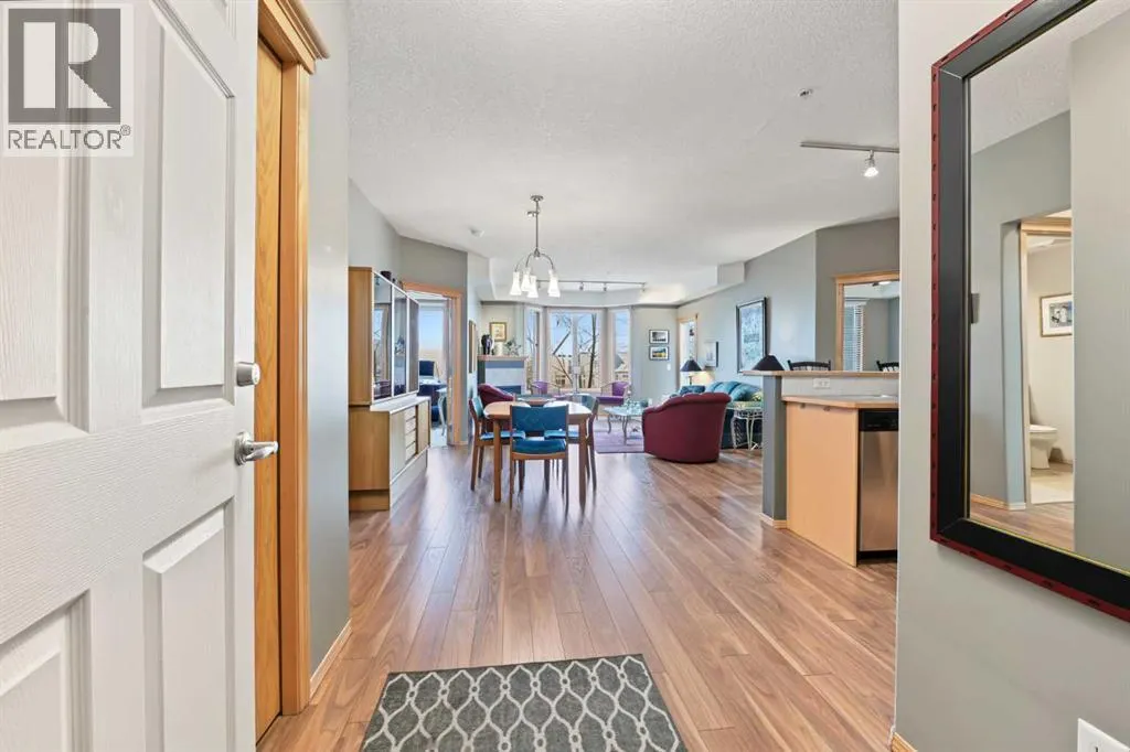 330, 15 Everstone Drive SW