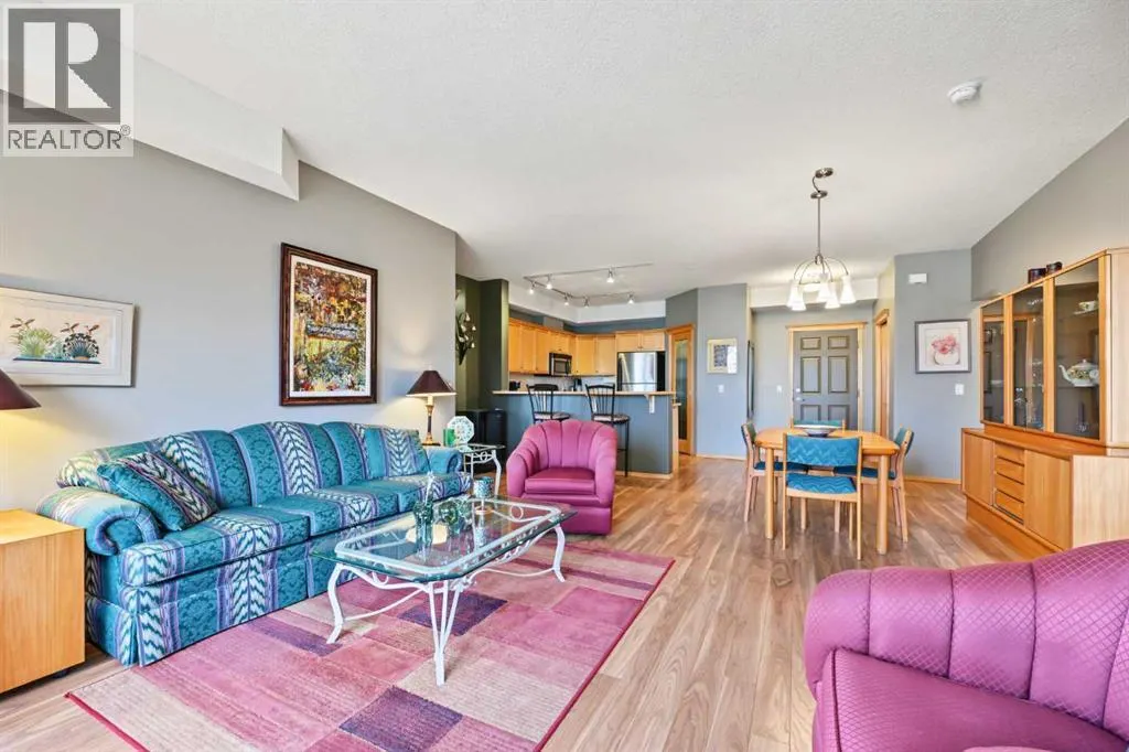 330, 15 Everstone Drive SW
