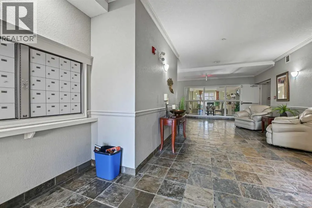 330, 15 Everstone Drive SW
