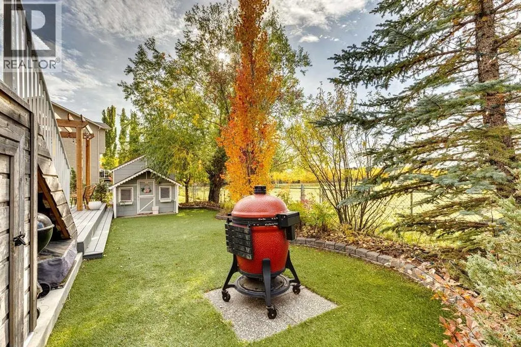 41 Strathlea Court SW