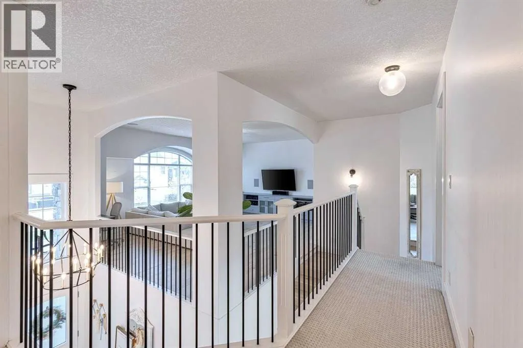 41 Strathlea Court SW