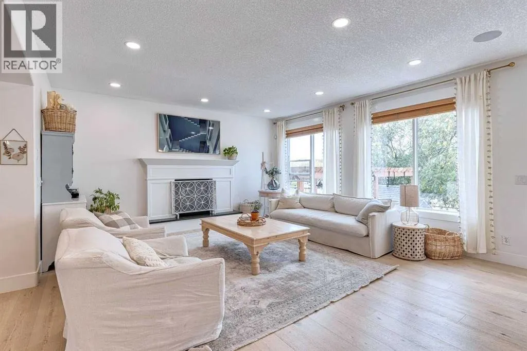 41 Strathlea Court SW