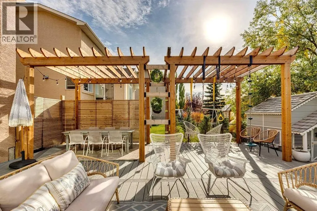 41 Strathlea Court SW