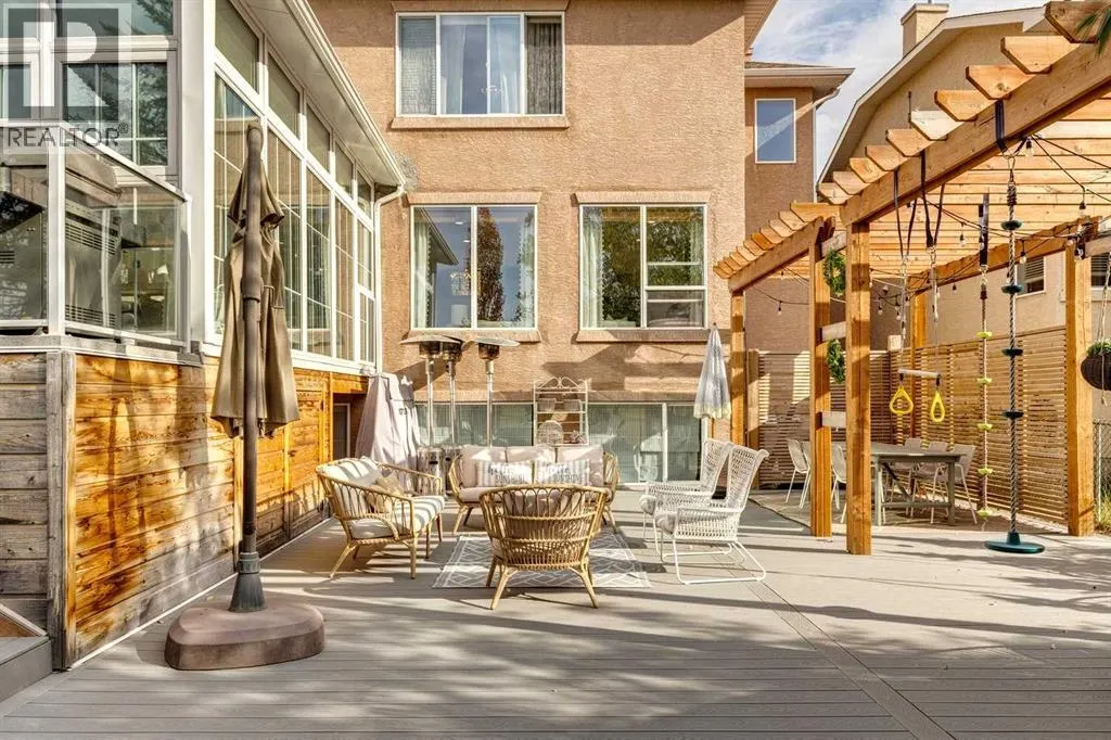41 Strathlea Court SW