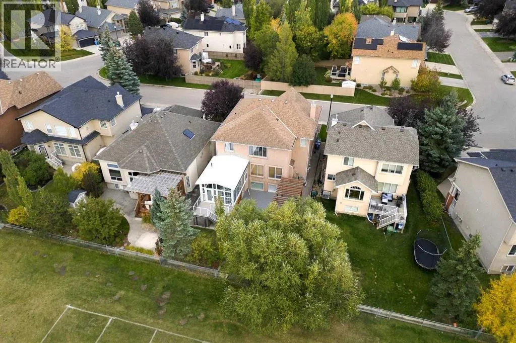41 Strathlea Court SW