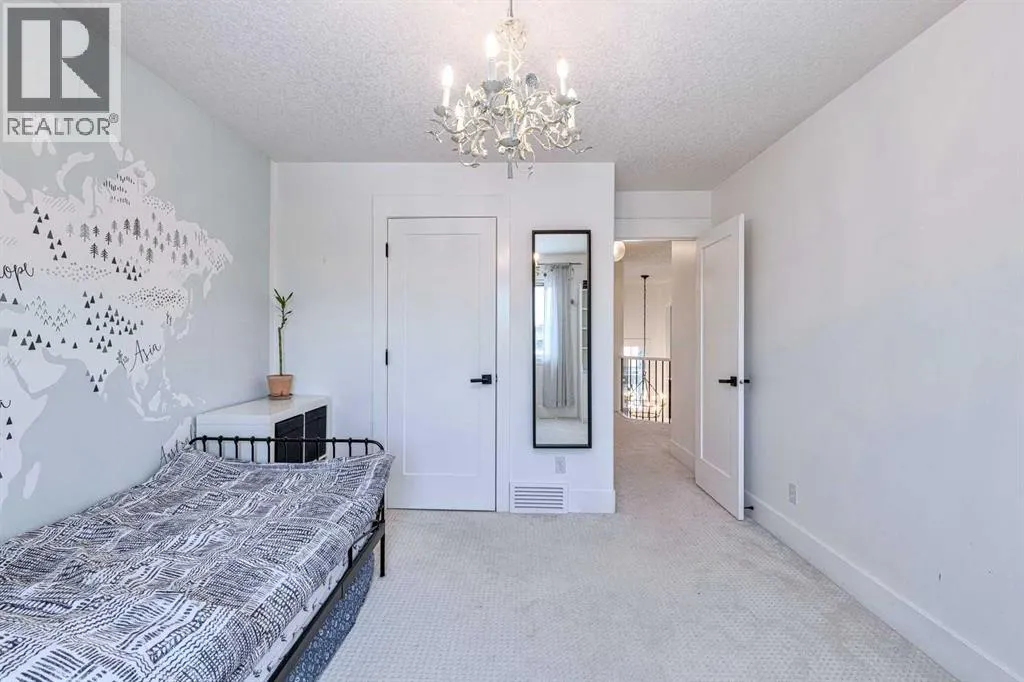41 Strathlea Court SW