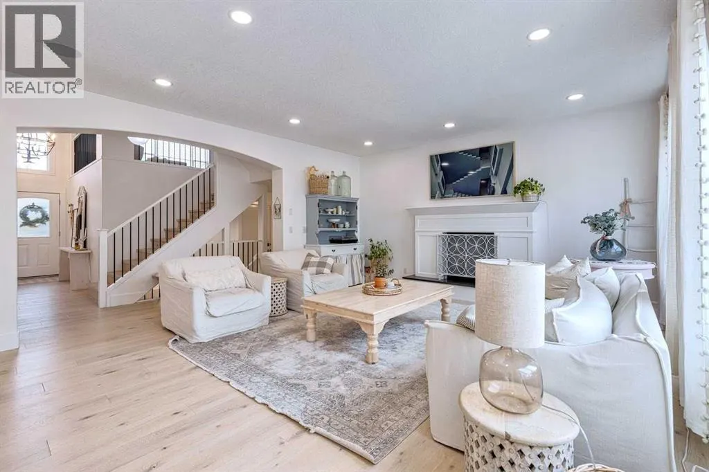 41 Strathlea Court SW