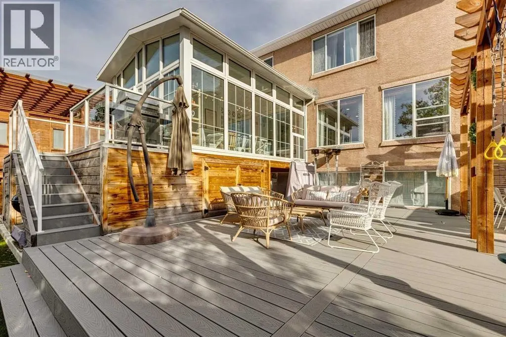 41 Strathlea Court SW