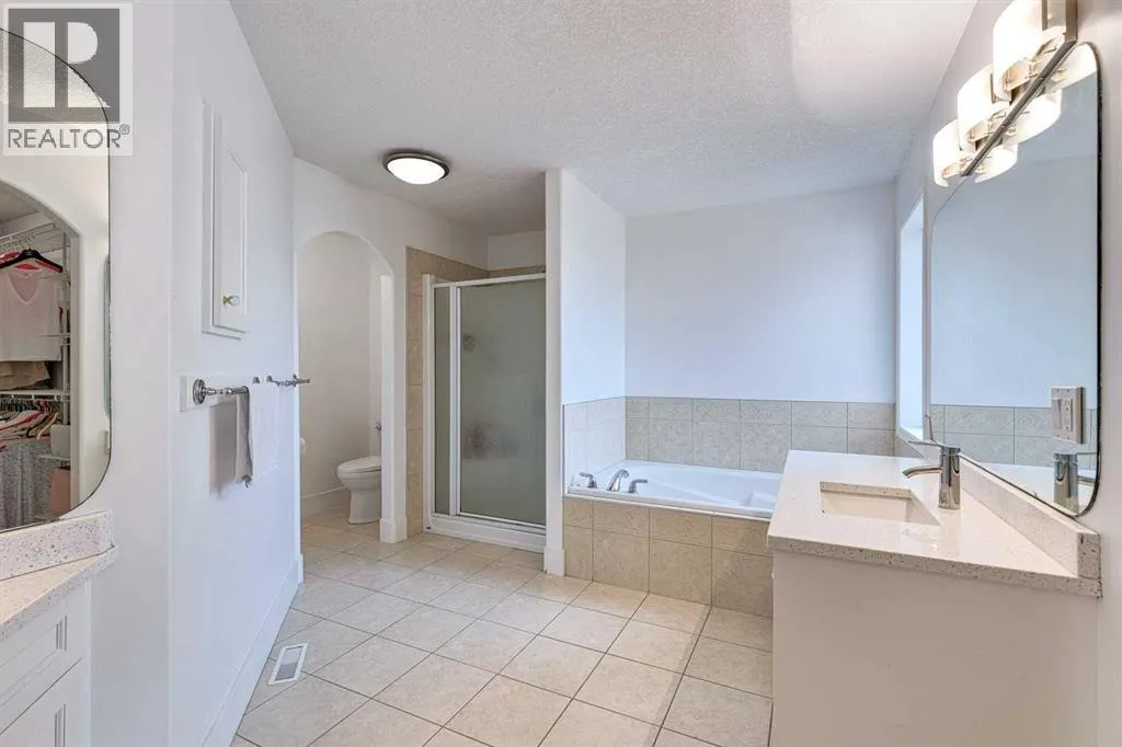 41 Strathlea Court SW