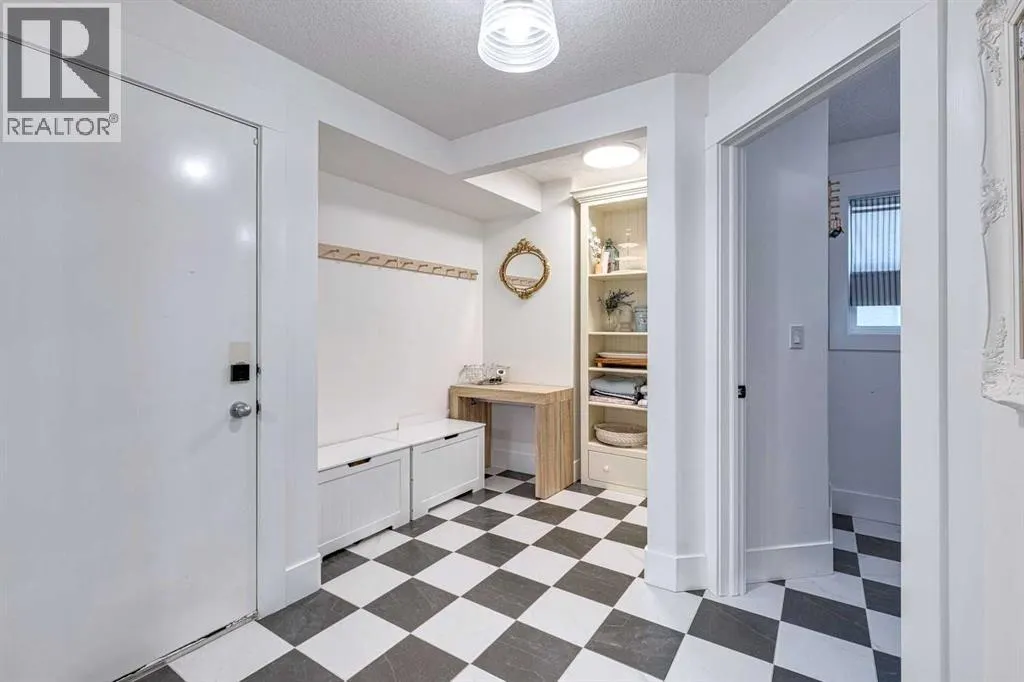 41 Strathlea Court SW