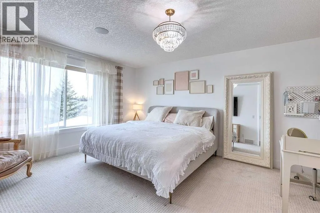 41 Strathlea Court SW