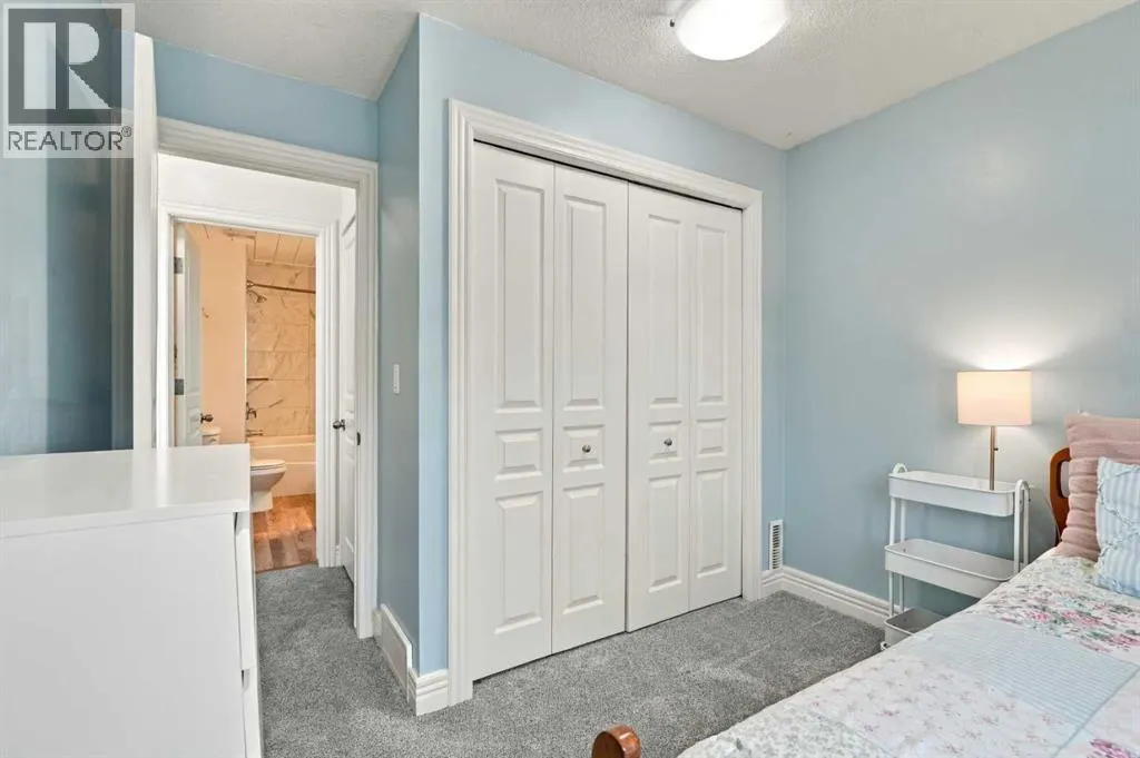 126, 33 Glamis Green SW
