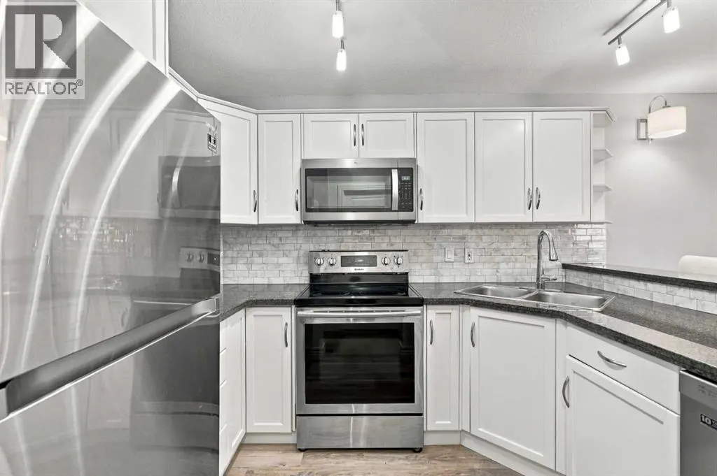 126, 33 Glamis Green SW