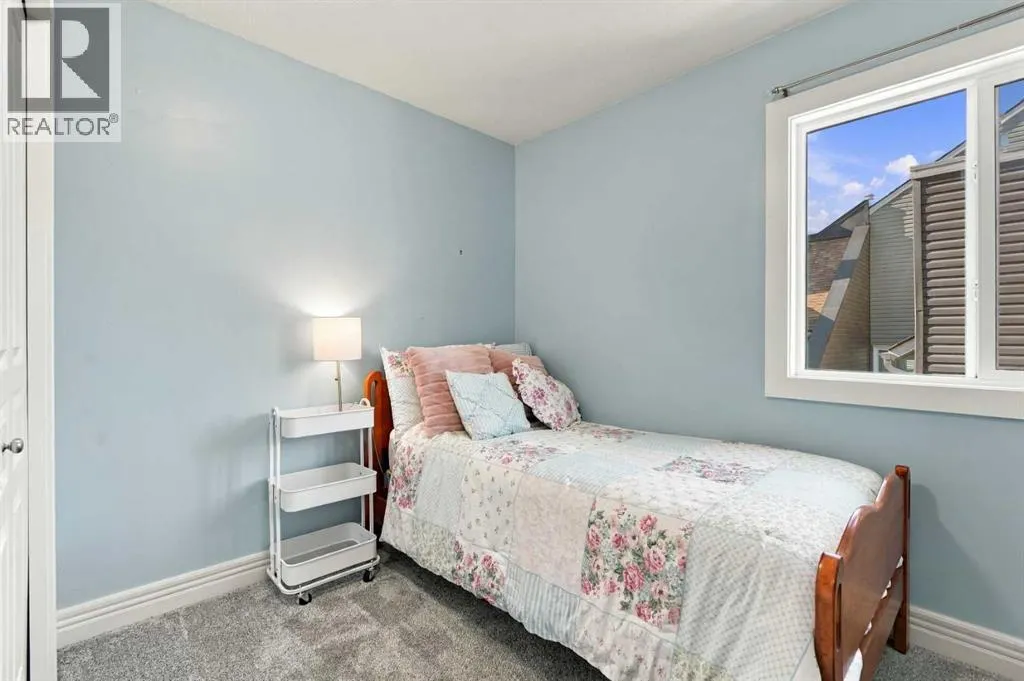 126, 33 Glamis Green SW