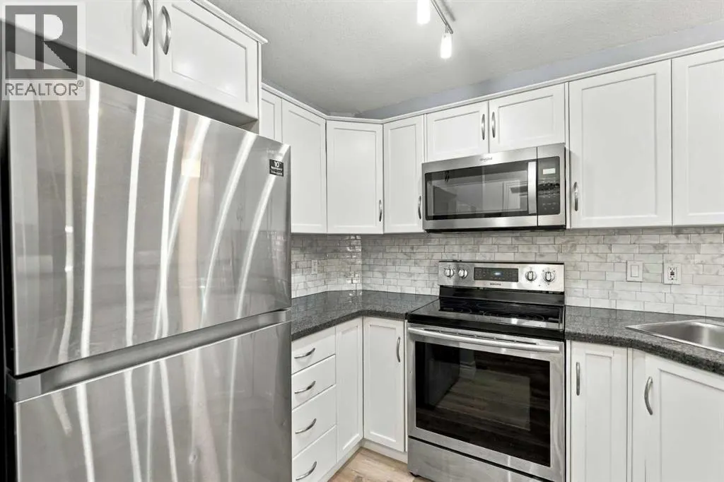 126, 33 Glamis Green SW
