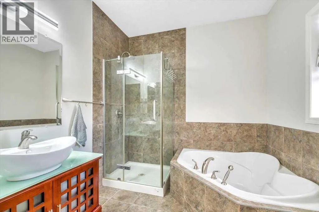 124 West Creek Glen