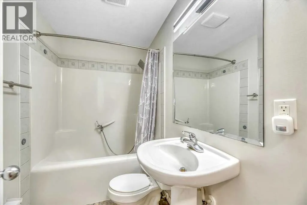 124 West Creek Glen