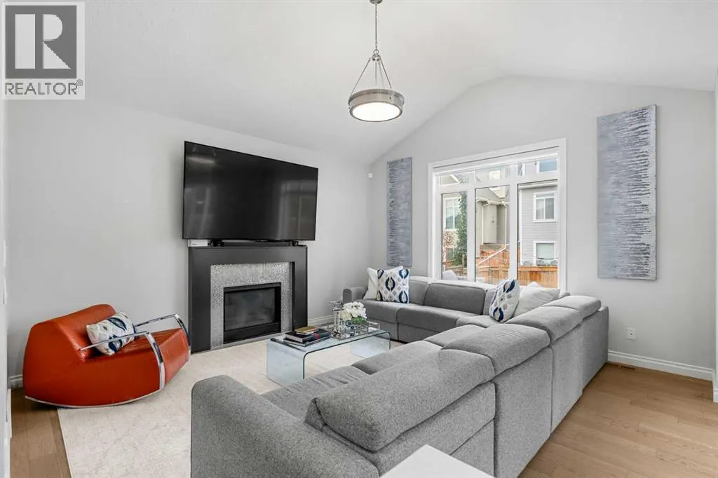 107 Masters Way SE