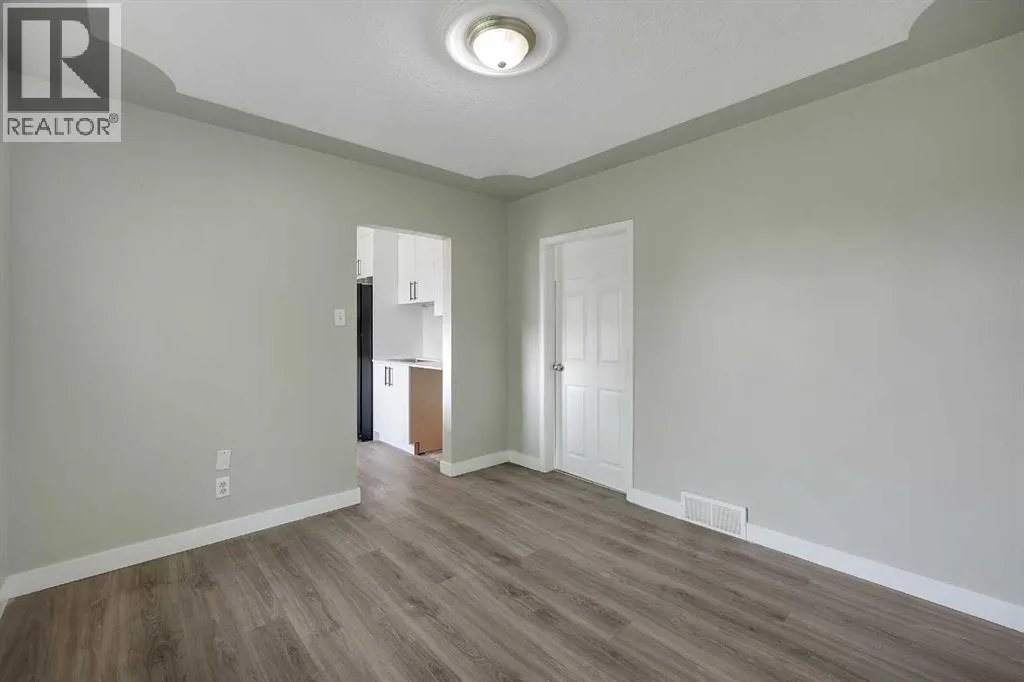 1506 36 Street SE