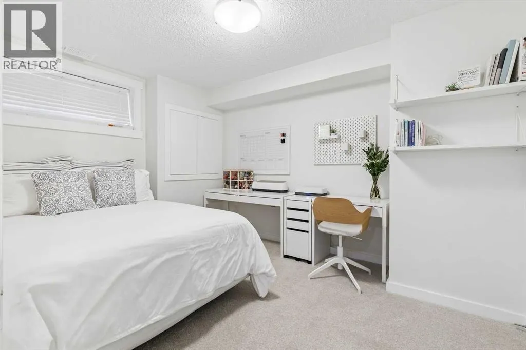 61 West Coach Place SW